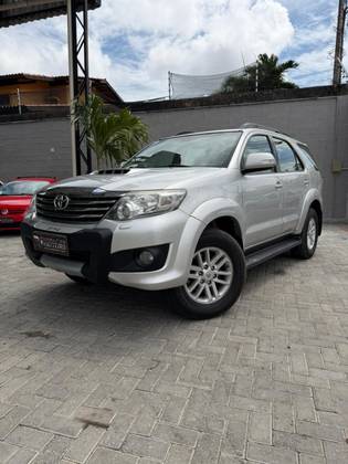 TOYOTA HILUX SW4 3.0 SR 4X4 16V TURBO INTERCOOLER DIESEL 4P AUTOMÁTICO TOYOTA HILUX SW4 3.0 SR 4X4 16V TURBO INTERCOOLER DIESEL 4P AUTOMÁTICO